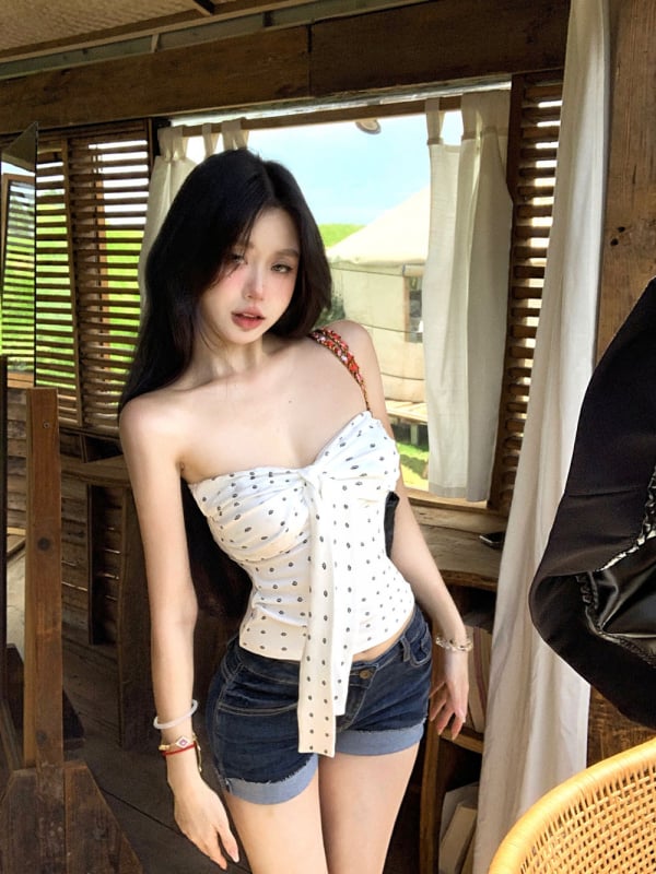 Naistele strapless tubetop, slim-fit, lühike lõige, Spandex-kangas, laineline täppide muster