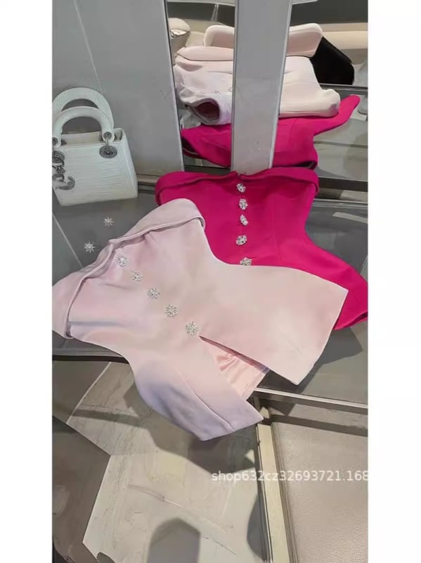 Satäänist õladeta top – sotsiaalse stiiliga, 2024 kevad, polüester 70–80%.