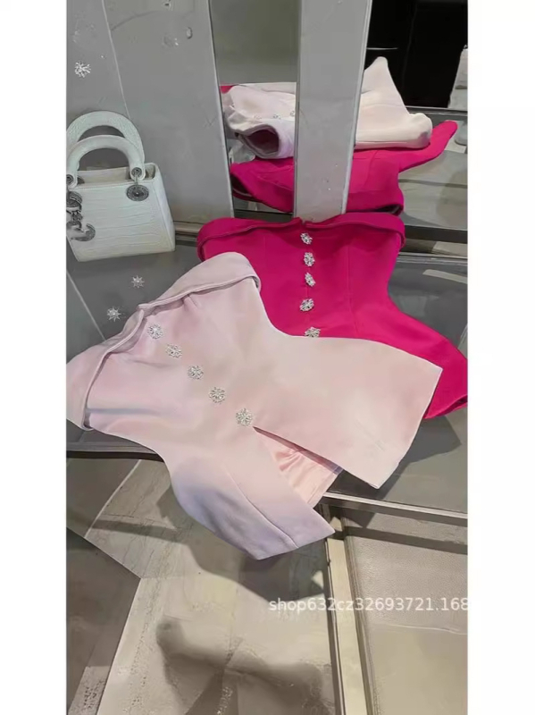 Satäänist õladeta top – sotsiaalse stiiliga, 2024 kevad, polüester 70–80%.