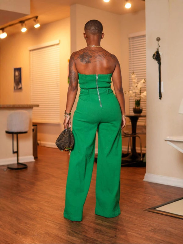 Naise sidemeta ühekombineer laia jalgadega, ilma varrukateta, keskmise taljega, polüester (90–95%), elegantne stiil