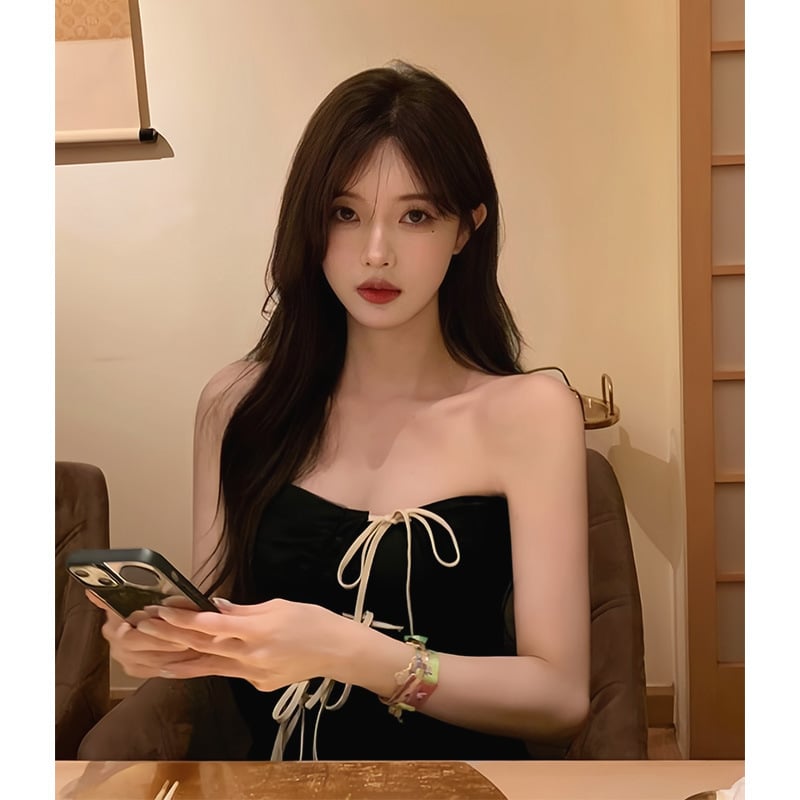 Strapless top ebakorrapärase lõikega, pullover-stiilis, pikkus 50–65 cm, polüesterkangas