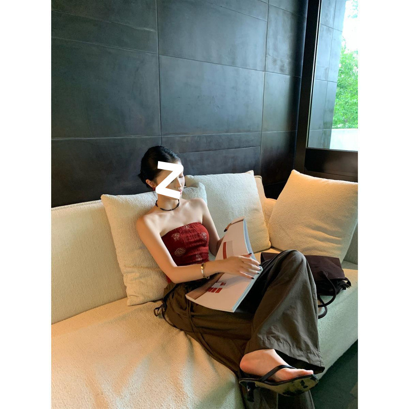 Kamisol-tüüpi urban top, ebakorraparane lõikega, akrüülkiud, talv 2022