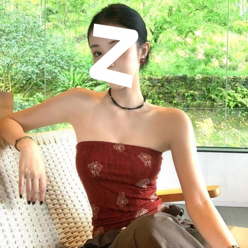 Kamisol-tüüpi urban top, ebakorraparane lõikega, akrüülkiud, talv 2022