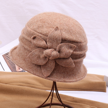 Őszi-téli széles karimájú kalap anyukáknak, multifunkcionális és meleg, négylevelű lóhere és napraforgó mintákkal díszítve középkorúaknak és idősebbeknek.