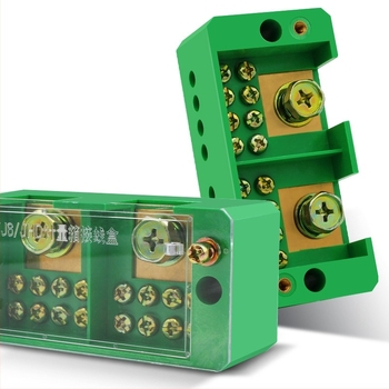 Однофазна кутия за разпределение: 2 входа и 8 изхода, IP41 защита, монтаж със завинтове, корпус от PC огнеустойчива пластмаса