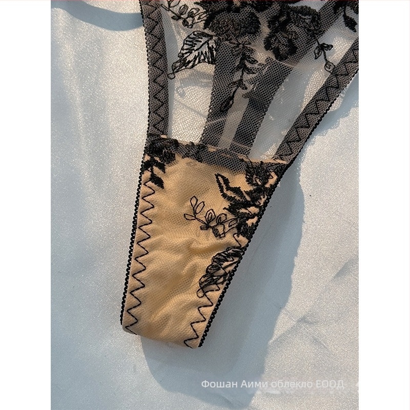 Дамско бельо с дантела, стил три точки, метално пръстенче, 95–100% полиестер, ролево: училищна униформа