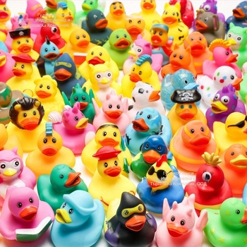 Батна играчка пате – пищящо плаващо гумено пате, материал: емайлово лепило, водна игра със звук, възраст 14+