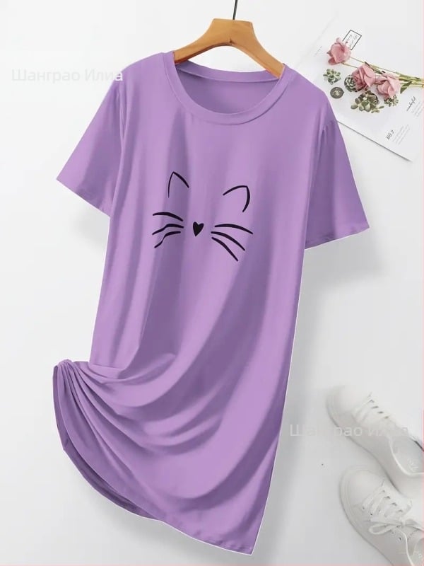 Едночастова луксозна пижамена рокля с кръгло деколте и миди дължина, 100% полиестер.