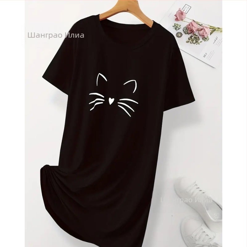 Едночастова луксозна пижамена рокля с кръгло деколте и миди дължина, 100% полиестер.