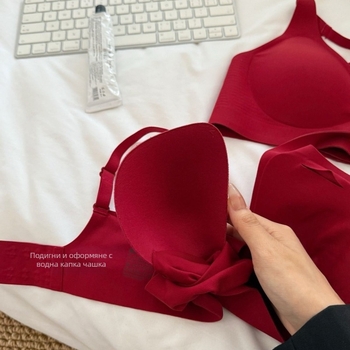 Комплект дамско бельо от нейлон, чашка 3/4, моделирани чашки с гъба, фиксирани двойни презрамки, закопчаване отзад с три реда куки