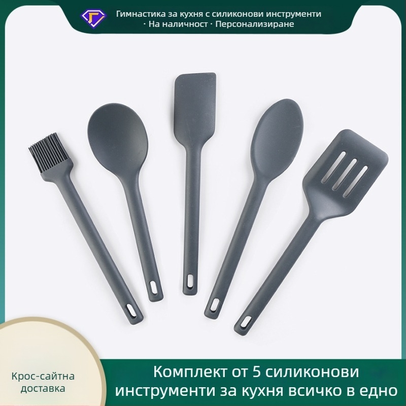 Комплект силиконови кухненски прибори: лъжица и лопатка от силикон – незалепващи, висока температурна устойчivост, против приплъзване и против изгаряния; дръжка със силиконово тяло и найлоново ядро