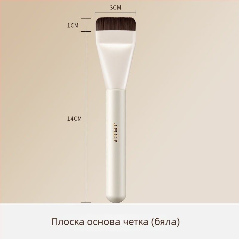 Фондационна четка със синтетично влакно, дървена къса дръжка, плоска глава