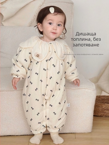 Бебешки зимен бодик за момичета, плътен памук, дълги ръкави, без качулка; подплата 100% памук; външен слой 97% полиестер 3% еластан; закопчаване отпред с ред копчета