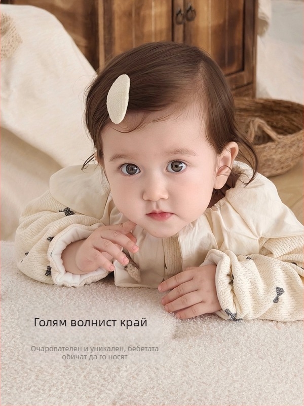 Бебешки зимен бодик за момичета, плътен памук, дълги ръкави, без качулка; подплата 100% памук; външен слой 97% полиестер 3% еластан; закопчаване отпред с ред копчета