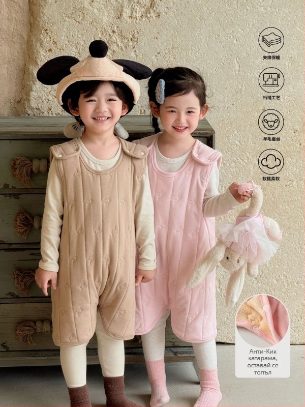 Детски топъл пижамен гащеризон за спане - дебел плат, полиестер 90%, Wool Silk плат, меко обработване, за деца 3–8 години