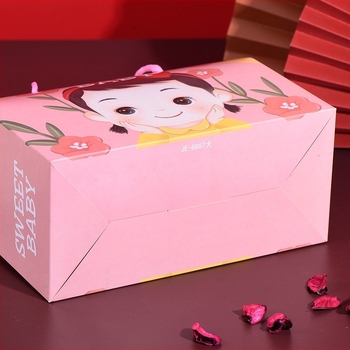 Сватбена подаръчна кутия - квадратна, бял картон, китайски стил (Форма: квадратна; Материал: бял картон; Стил: китайски; Марка: Other; Подходящи фестивали: сватба)