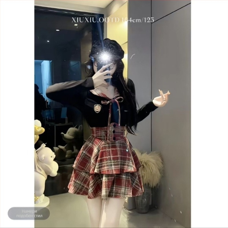 JK стил женски костюм в две части: риза с панелно шевно изпълнение и пола с каре по талията, полиестер, къса пола, пролет 2025