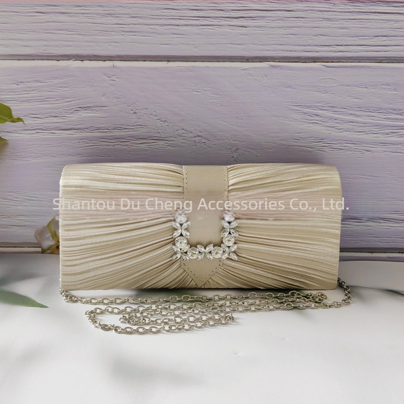 К crossbody вечерна чанта за жени с верига, квадратна форма, коприна, твърда конструкция, покрито затваряне