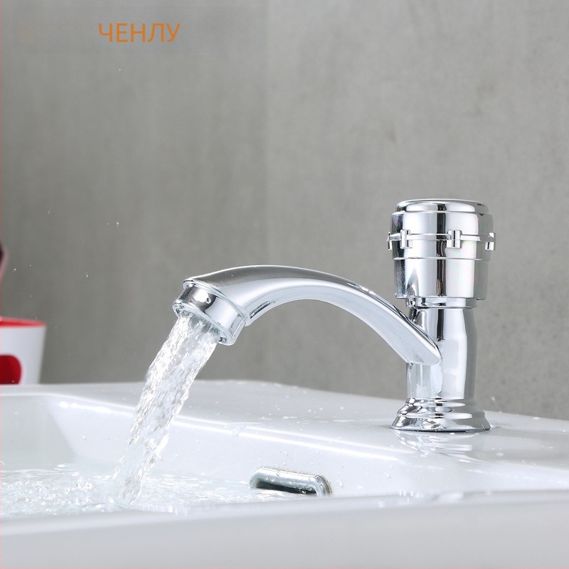 Пластмасов кран за умивалник с керамичен клапан, номинално налягане 0,8 MPa, монтаж тип колонна, диаметър вход/изход 4 точки