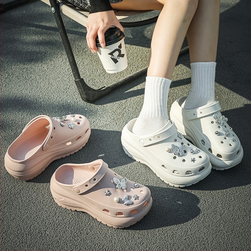 Сандали Crocs за жени, EVA горна част и EVA подметка, 5 cm висока подметка, противохлъзгаща, инжекционно формована подметка