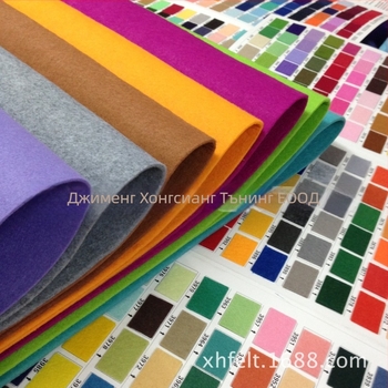 Нетъкана тъкан, 1 мм дебелина, 170 г/м², 100% PET, за чанти и занаятчийски проекти