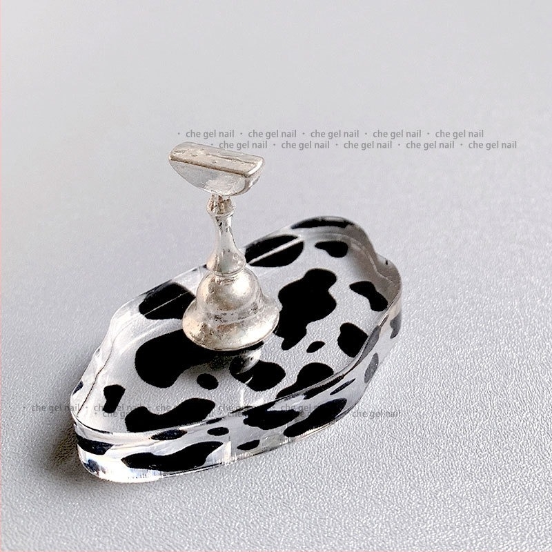 Маникюр тренировъчна държачна база с форма на сърце‑крава, сплав и електролитно покритие, цветова палитра за снимки