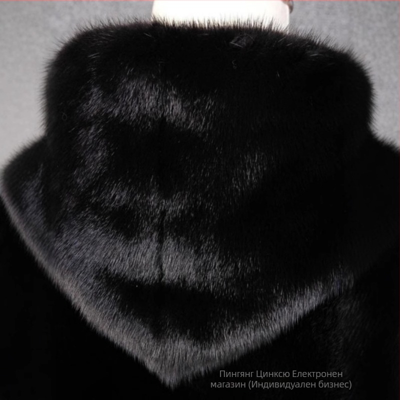 Мъжко палто от норкова козина с качулка, средна дължина, свободна кройка, закопчаване с цип, естествена козина