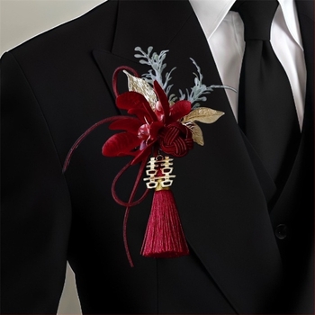 Сватбен корсаж от коприна за младоженци, ръчно цвете за китка за шаферки и кумове, подарък в кутия