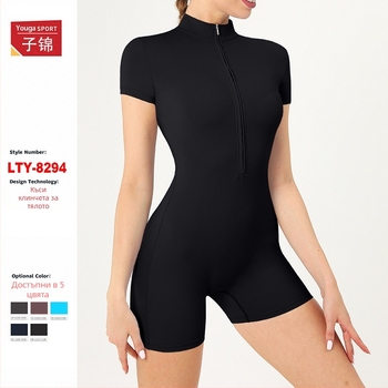 Дамски къс ръкав цип йога гащеризон с къси панталони (Супер еластичен, дишащ, тънък; плат от нейлон, подобен на облак; 75% нейлон, 25% спандекс; Къс ръкав дизайн; Подходящ за бягане, фитнес, колоездене, танци)