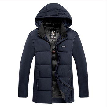 Мъжко зимно палто с подвижна качулка, закопчаване с цип, дебел пълнеж от полиестер, външна материя полиестерова смес, подплата 100% полиестер, странични джобове, бизнес стил.