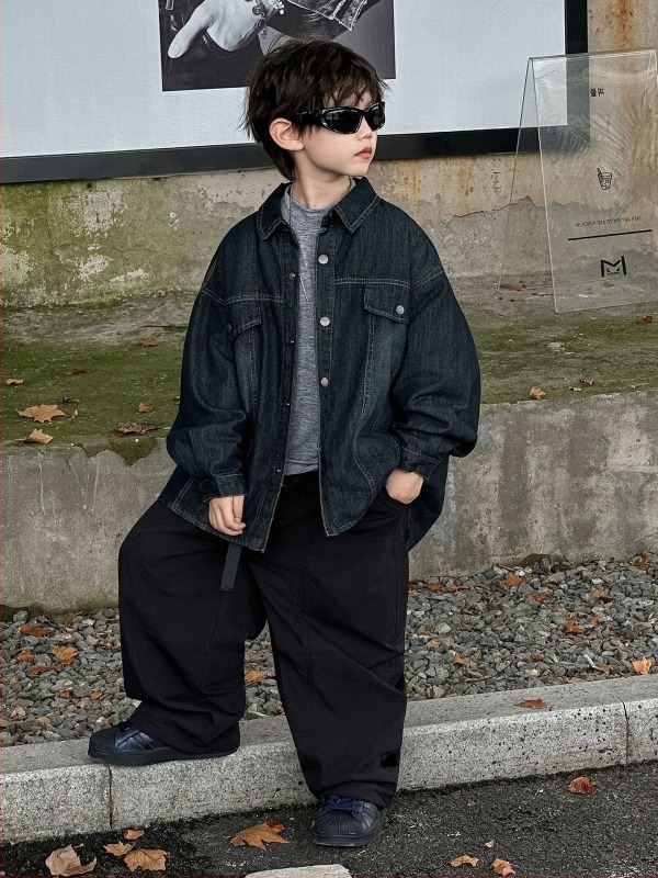 Детско дънково яке-риза, дълги ръкави, яка тип ла-пел, 72% памук, 28% полиестер, плътна материя, есен 2025