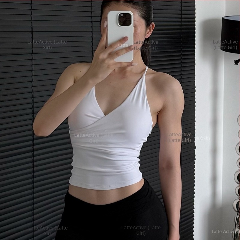 Халтер потник за жени – спортен топ с подплънки за бюст, полиестер, абсорбира изпотяване, регулярна дължина, лято 2025 (Полиестер • Абсорбира пот • Регулярна дължина • С подплънки за бюст)