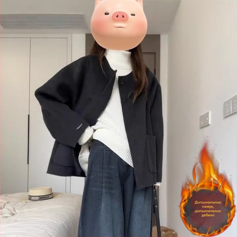 Дамско палто с средна дължина в японско-корейски casual стил, кръгло деколте, едноредово закопчаване, дълги ръкави, прав силует; плат: 95% полиестер + Dragon Phoenix Nylon.