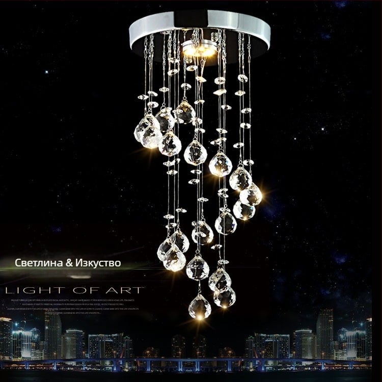 Таванна лампа с кристален абажур и железно тяло, LED осветление, напрежение ≤ 36V, подходяща за коридор и вход.