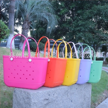 Торба Tote — градска простота, PVC материал, EVA подплата, вертикална квадратна форма, подвижна дръжка