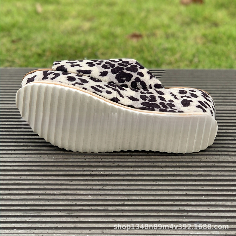 2023. aasta suvised Euroopa ja Ameerika platvormil leoparditrükiga vabaaja sussid pluss-suuruses