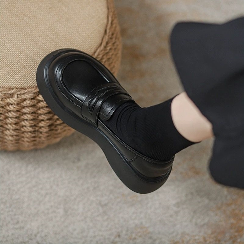 [Üzlet] Vastag talpú cipők női 2025 új, nagy orrú cipők női széles orrú brit stílusú kis bőrcipő pedálos