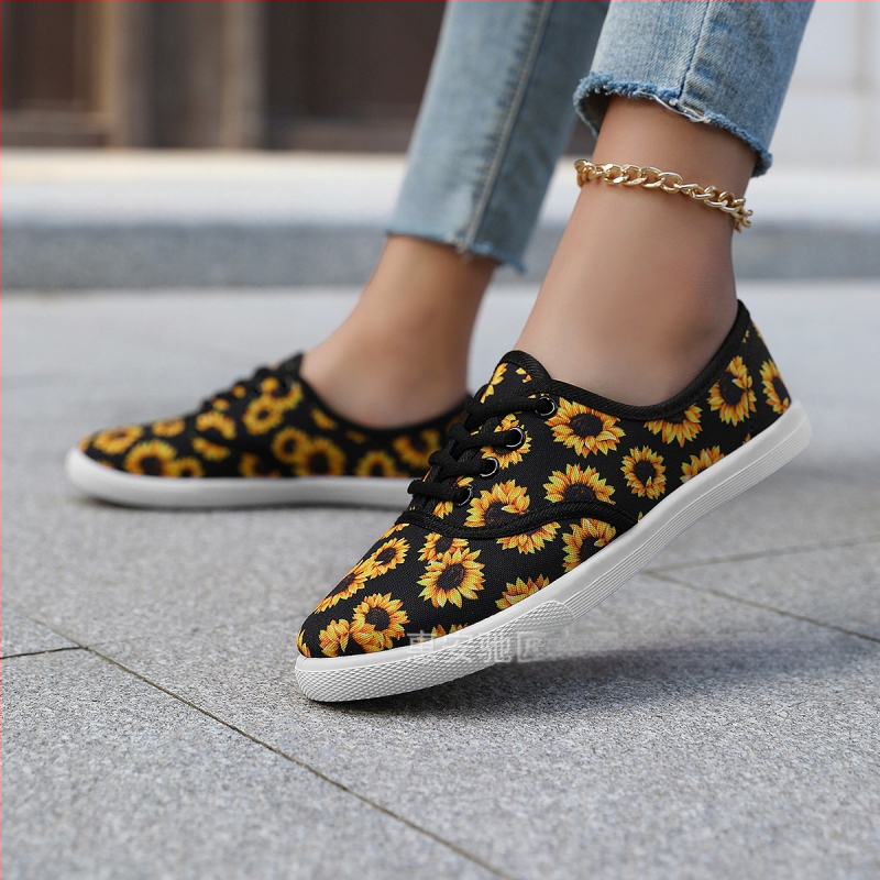 Eiropas un Amerikas pārrobežu populārie neregulāras krāsas audekla apavi sievietēm, pavasara un rudens apavi, korejiešu stila ielas stila ikdienas daudzpusīgi sporta apavi vairumtirdzniecībā