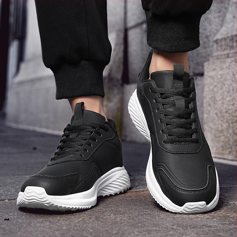 Rudeniniai odiniai vandeniui atsparūs bėgimo sportbačiai. Vyriški madingi, universalūs, laisvalaikio vyriški batai, lengvi, minkštu padu, 48 ir didesnių dydžių.