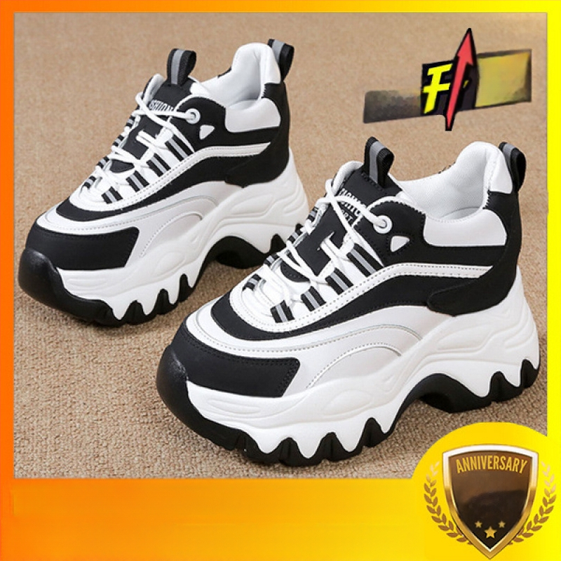 Belső Magasított Torre Cipők Női 2024 Tavaszi Új Ins Explosions Vastag Alsó Joker Hétköznapi Könnyű Tornacipő