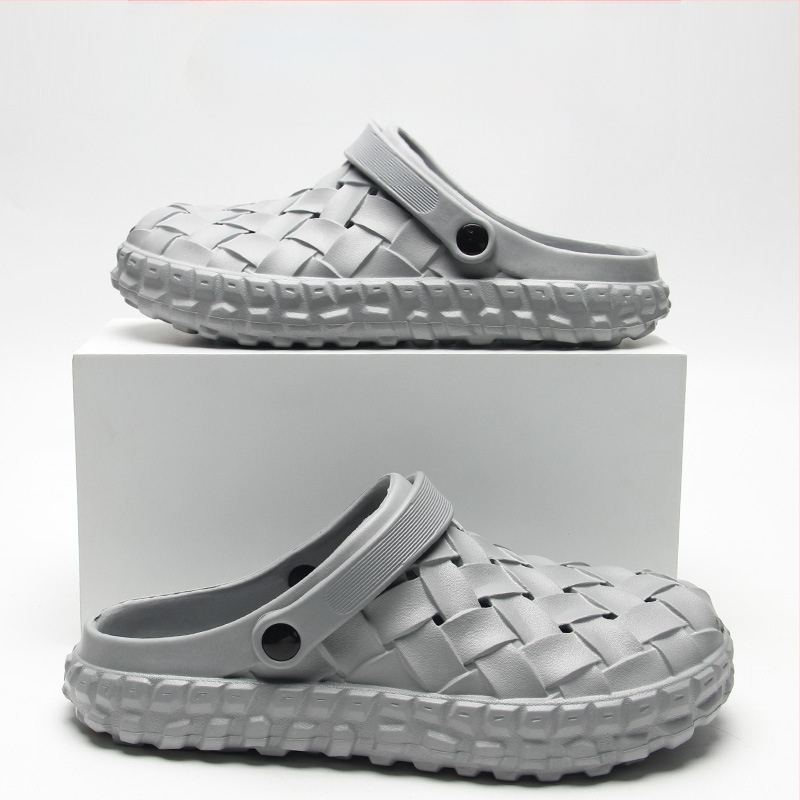 Gyárilag közvetlen puha talpú EVA csúszásmentes, nem büdös férfi kültéri viseletre alkalmas lyukas cipő strandszandál raktáron nagykereskedelemben