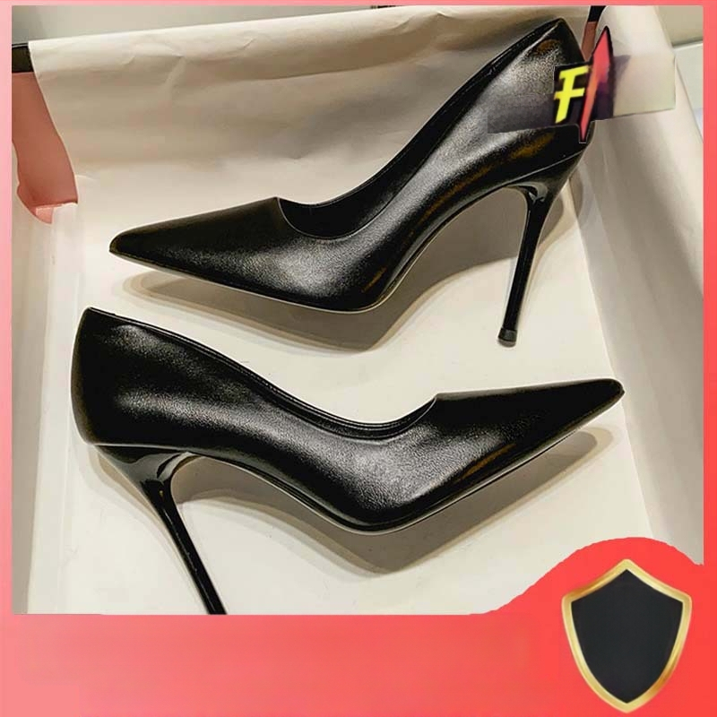 Professzionális, magassarkú, női tűsarkú, puha talpú, interjúra, légiutas-kísérő, diák etikett, osztály, hivatalos viselet, ingázó, fekete, munkáscipő, bőrcipő