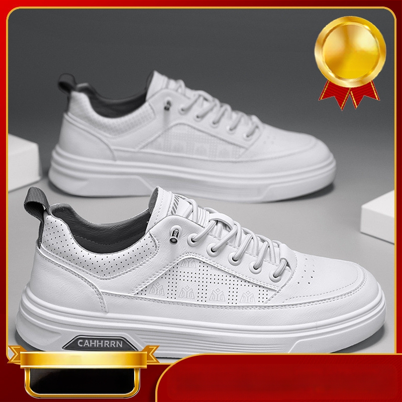 Férfi cipők 2025 Új férfi lusta fűzőmentes alkalmi deszkás cipő megnövelt puha talpú sportcipő tinédzser fehér cipő