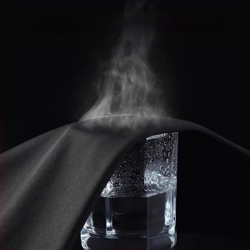 Meeste spordiriided, kiiresti kuivavad retuusid, kõrge elastsusega jooksurõivad, treeningrõivad, korvpalliriided, hommikune jooks, kevad- ja sügisrattasõiduriided