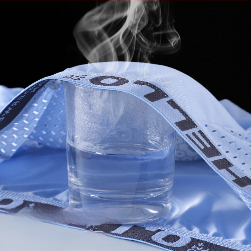 Vīriešu apakšveļas sieta bezšuvju antibakteriālas bokseršorti no Ice Silk auduma, elpojoši, pavasara un vasaras bokseršorti, kurus var nosūtīt jūsu vārdā.