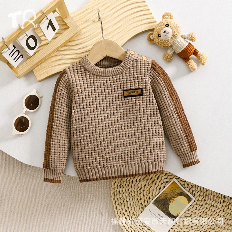 Karštai parduodamas naujas megztas kūdikiams megztinis rudas apvalios iškirptės, su pečiais ir sagomis, ilgomis rankovėmis, tinkantis rudeniui ir žiemai