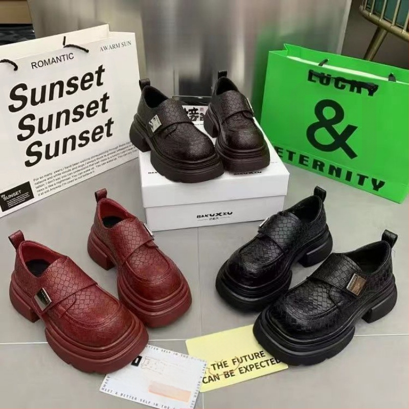 Dámske topánky European Station 2024, jar, nové, hrubé mokasíny so suchým zipsom v britskom štýle, lakovaná koža, lenivé topánky, trendy