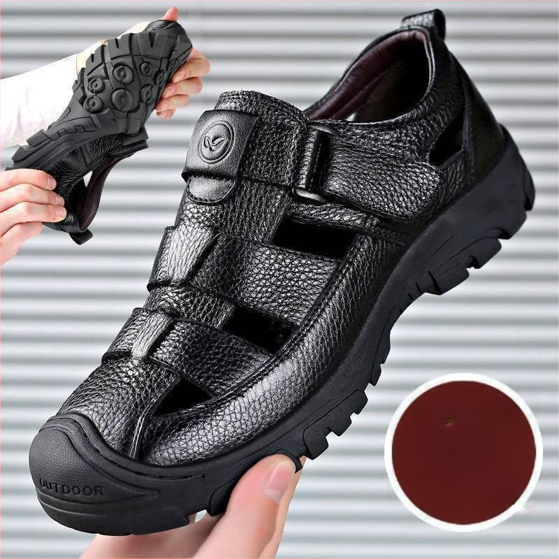 Ljetne prozračne sandale od prave kože za tate srednjih godina, ležerne sandale 2022., muške cipele od mekane kože s šupljom rupom i mekom površinom