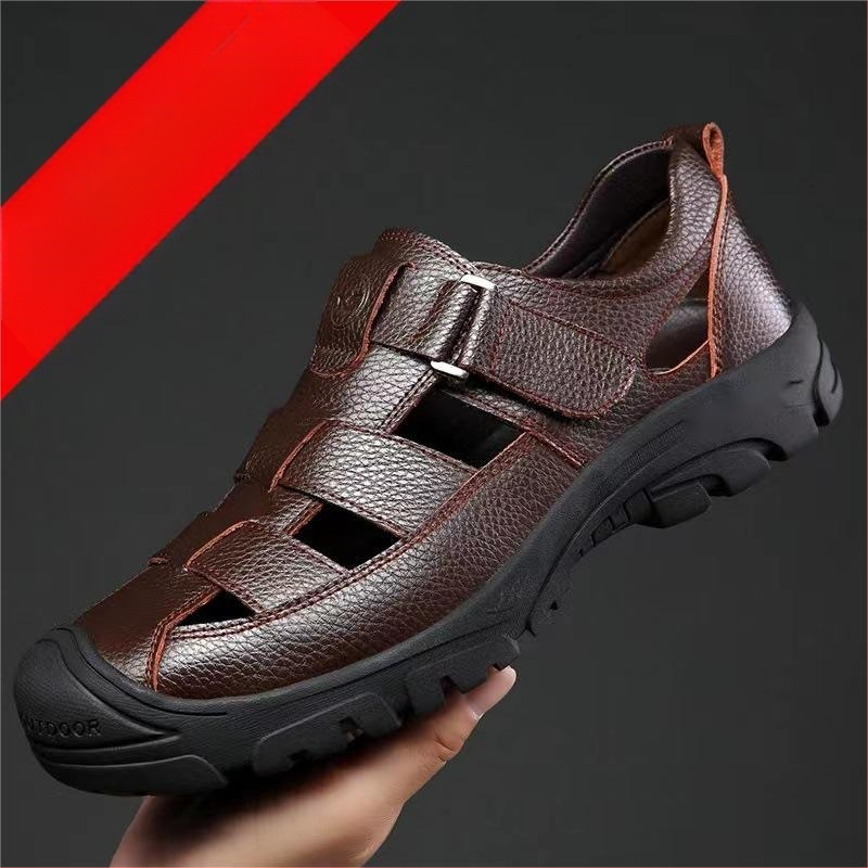 Ljetne prozračne sandale od prave kože za tate srednjih godina, ležerne sandale 2022., muške cipele od mekane kože s šupljom rupom i mekom površinom