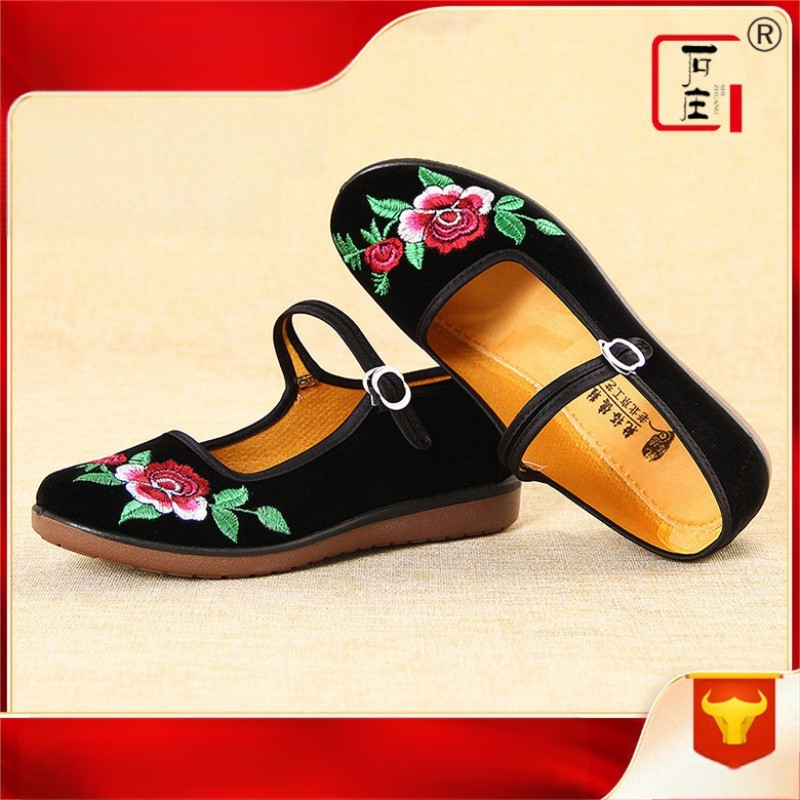 2024 m. seni Pekino medžiaginiai moteriški batai, naujo stiliaus, senovinio stiliaus, siuvinėti, senovinio stiliaus, hanfu darbo, plokščiapadžiai, ceremonijos, juodi medžiaginiai batai